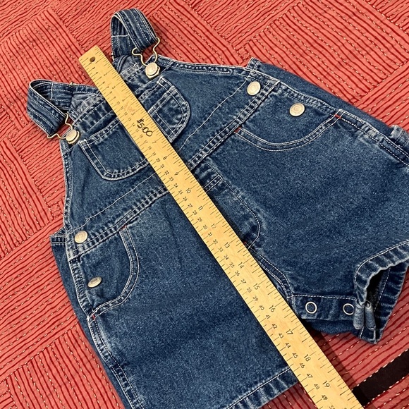 GAP toddler 18-24 months Denim Blue Kids jeans short Romper - Picture 8 of 16